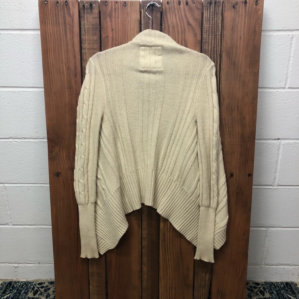 Hollister size small cream cable knit cardigan - Picture 6 of 6